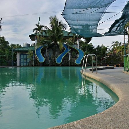Villa Del Carmen Resort And Restaurant Bulacan Exterior foto